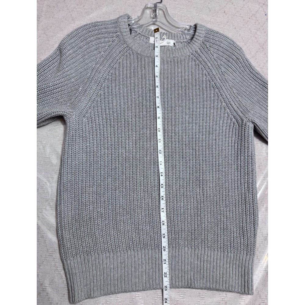 Cozy Minimalist Dove Gray Knit Sweater Effortless Everyday Essential S - Picture 3 of 7